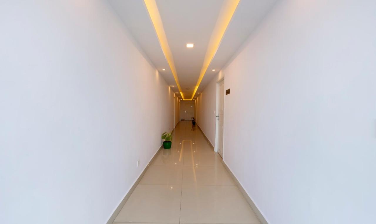 Отель Treebo Trend Airport Avenue Plaza Cochin Airport Коччи Экстерьер фото